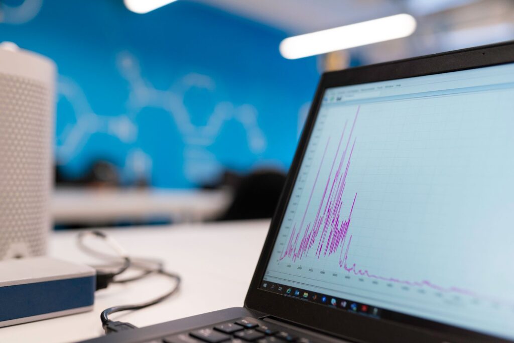 Google algorithm updates traffic chart in Search Console