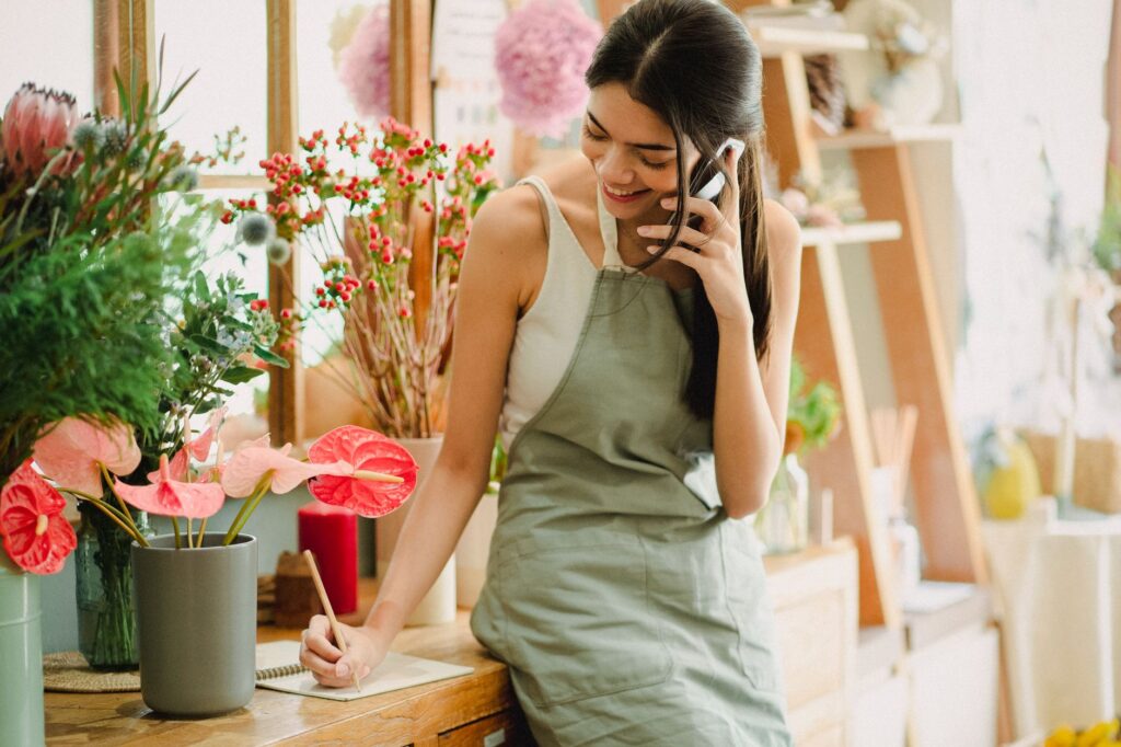 WhatsApp marketing on the WhatsApp Business app for a small shop